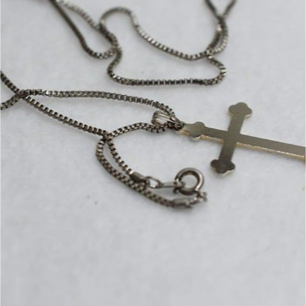 Vintage  Holy Cross Silver Tone Snake Chain Round Spring Clasp Necklace